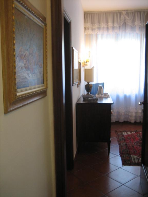 B&B Domus Sirmione Bagian luar foto