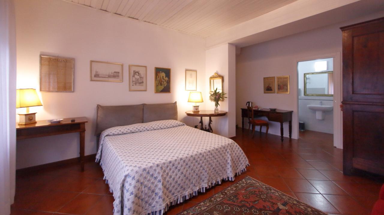 B&B Domus Sirmione Bagian luar foto