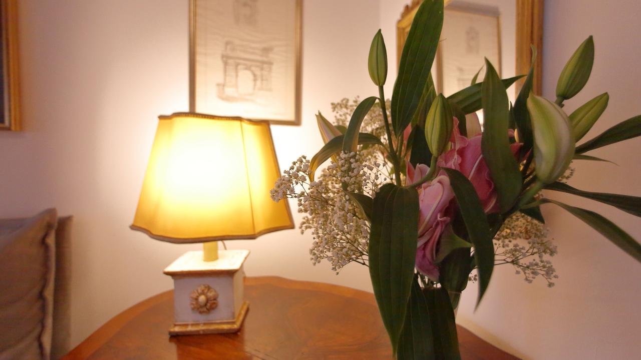 B&B Domus Sirmione Bagian luar foto