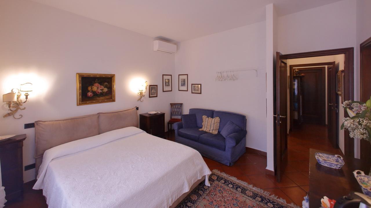 B&B Domus Sirmione Bagian luar foto
