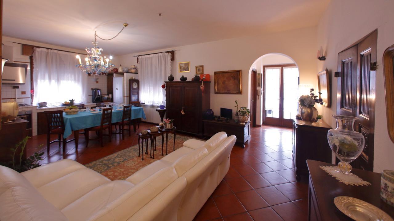 B&B Domus Sirmione Bagian luar foto