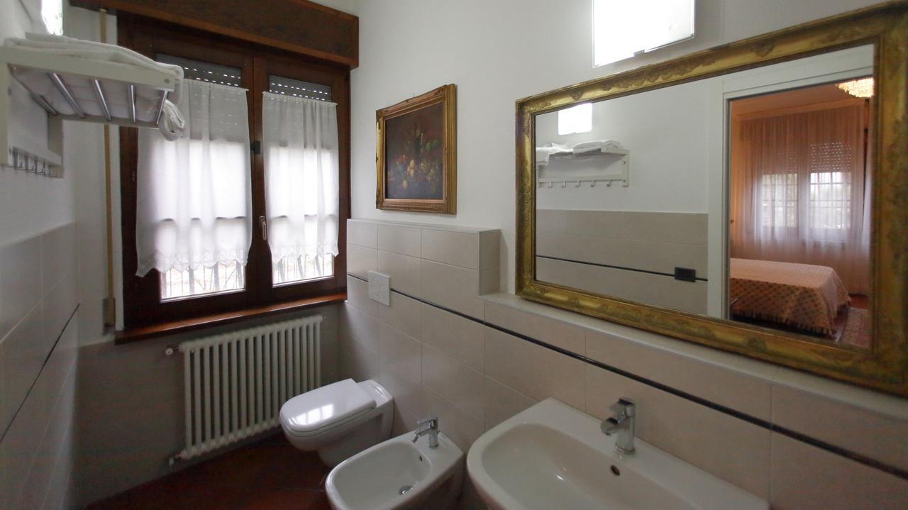 B&B Domus Sirmione Bagian luar foto