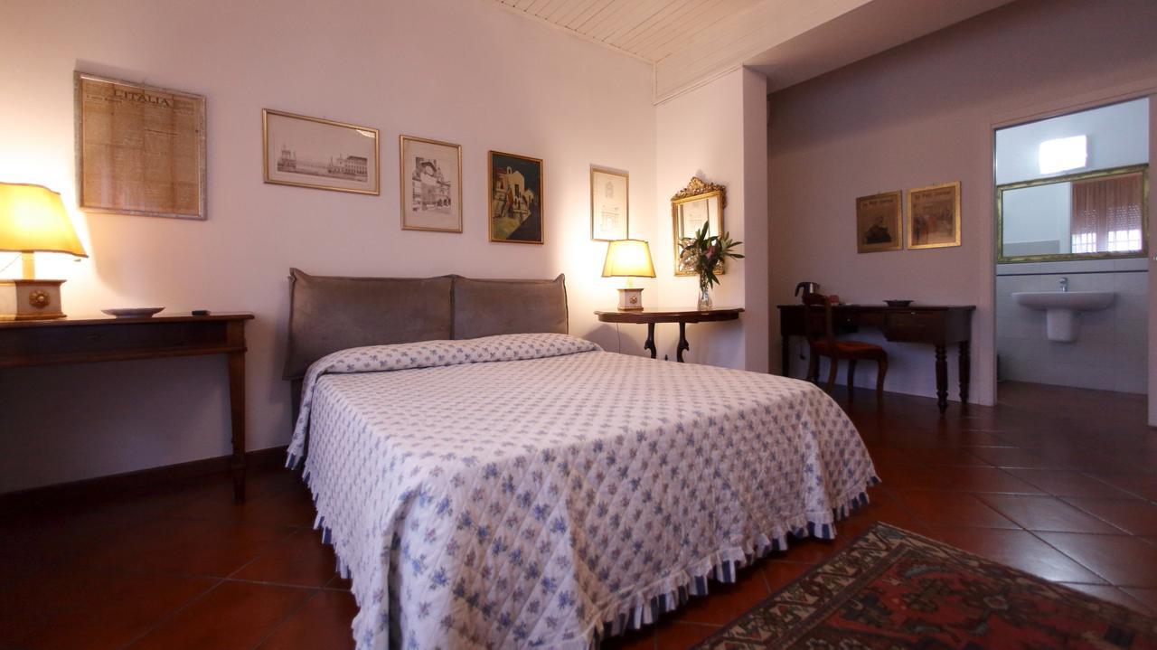 B&B Domus Sirmione Bagian luar foto