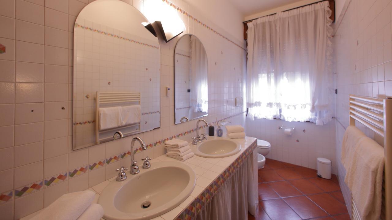 B&B Domus Sirmione Bagian luar foto